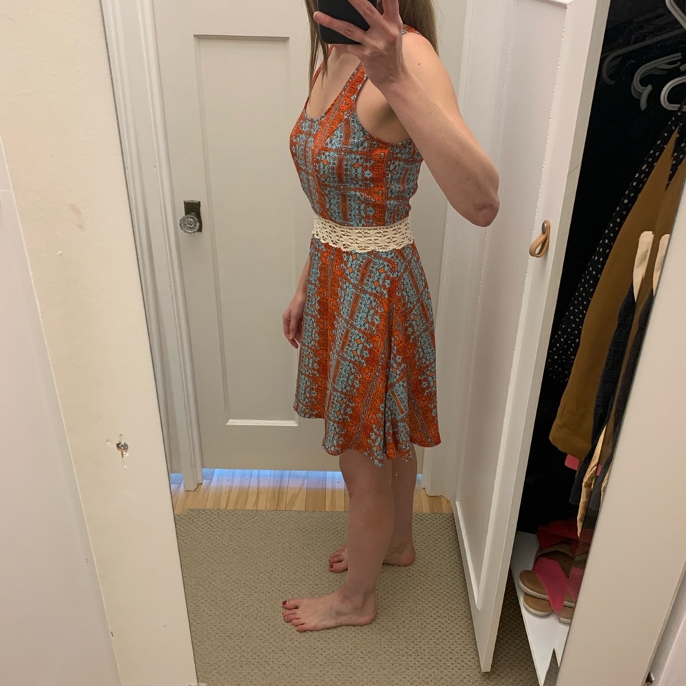 Red and blue flattering dress with lace! - Picture 2 of 7